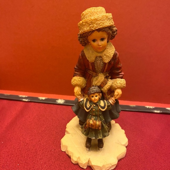 Boyd’s Bears figurine